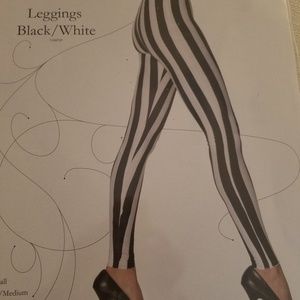 ⚘Under Wraps Leggings NWT